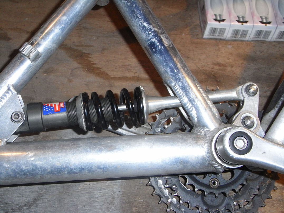 Noleen Shock for RTS | Retrobike